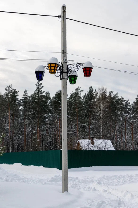 После Типографского моста – самой большой пешеходной переправы из дерева, прославившей Киржач на всю страну, жителям города предложили прогуляться по «сладкой» конструкции. Она дала старт созданию нового арт-пространства – Кондитерского парка.