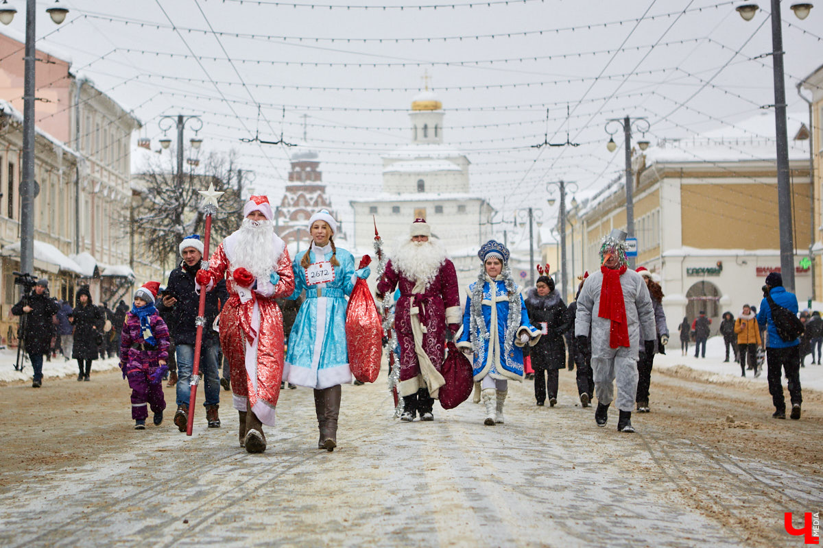 Решено! Новогоднюю ночь во Владимире все-таки отметят на Соборной площади всей гурьбой и с традиционными песнями-плясками. Что будет, а без чего решено обойтись – в нашем материале.
