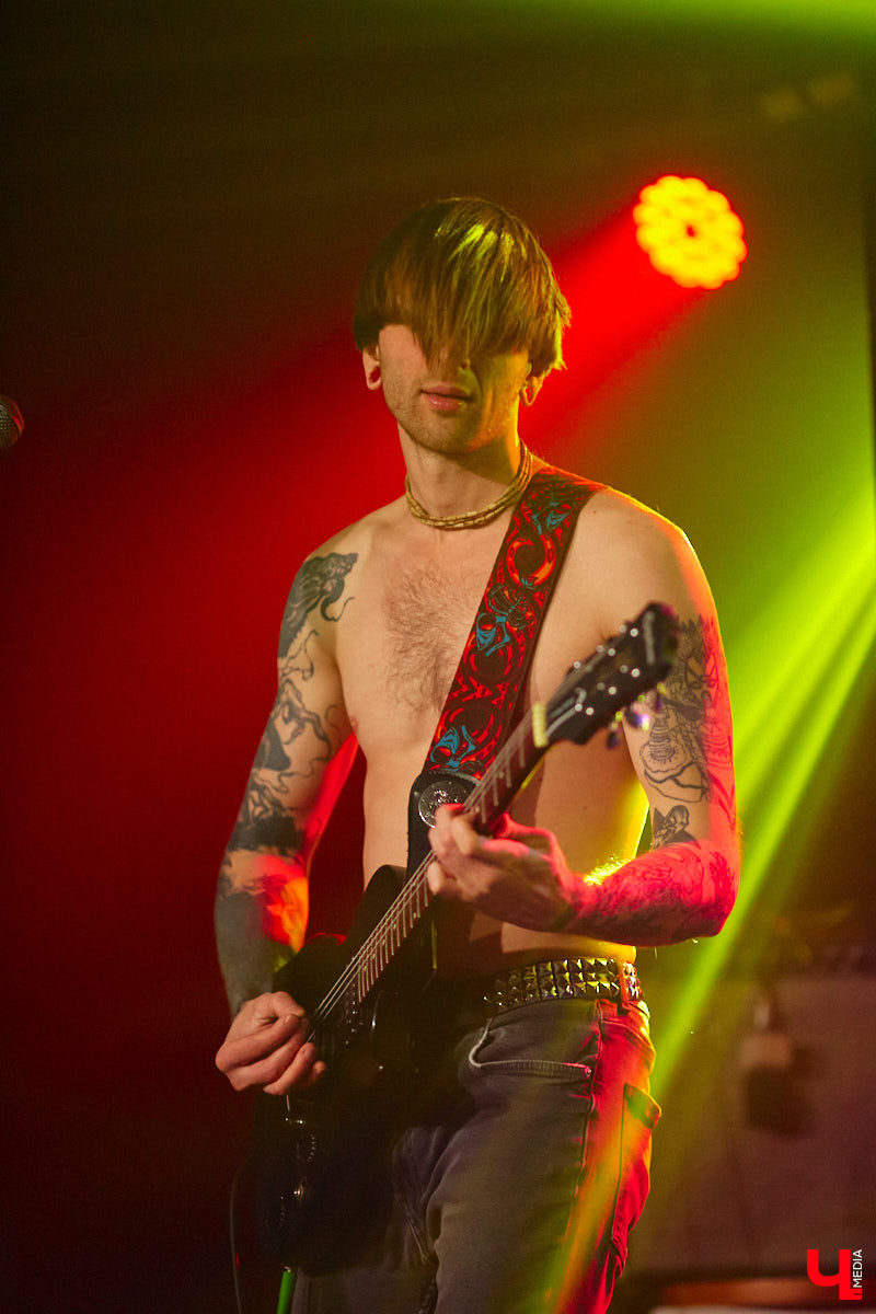 У хорошего начала должно быть не менее достойное продолжение. Если говорить о фестивале-конкурсе «ВладРок’2022», то второй отборочный тур даже в чем-то превзошел первый концертный день. Как мы и обещали, «Ключ-Медиа» продолжает рассказ об этом нетривиальном для местной музыкальной тусовки событии.