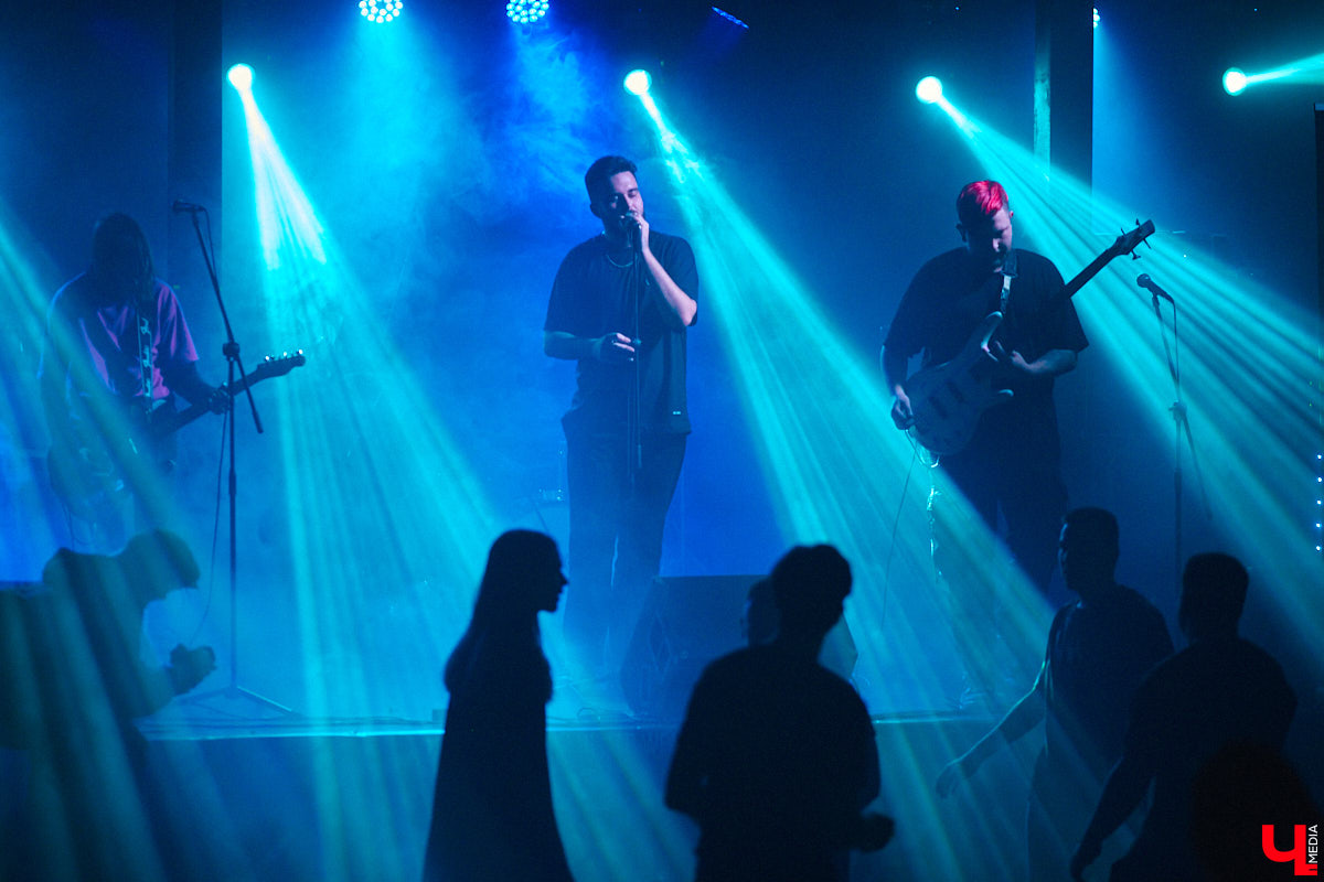 У хорошего начала должно быть не менее достойное продолжение. Если говорить о фестивале-конкурсе «ВладРок’2022», то второй отборочный тур даже в чем-то превзошел первый концертный день. Как мы и обещали, «Ключ-Медиа» продолжает рассказ об этом нетривиальном для местной музыкальной тусовки событии.