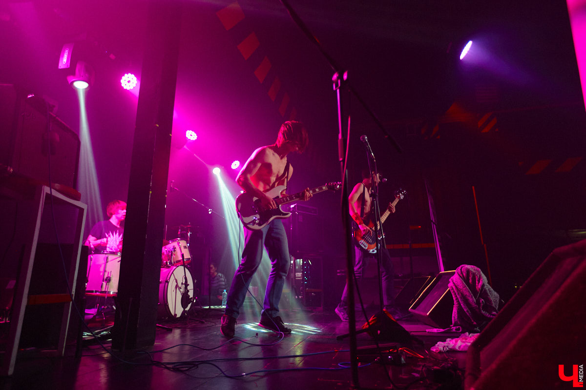 У хорошего начала должно быть не менее достойное продолжение. Если говорить о фестивале-конкурсе «ВладРок’2022», то второй отборочный тур даже в чем-то превзошел первый концертный день. Как мы и обещали, «Ключ-Медиа» продолжает рассказ об этом нетривиальном для местной музыкальной тусовки событии.