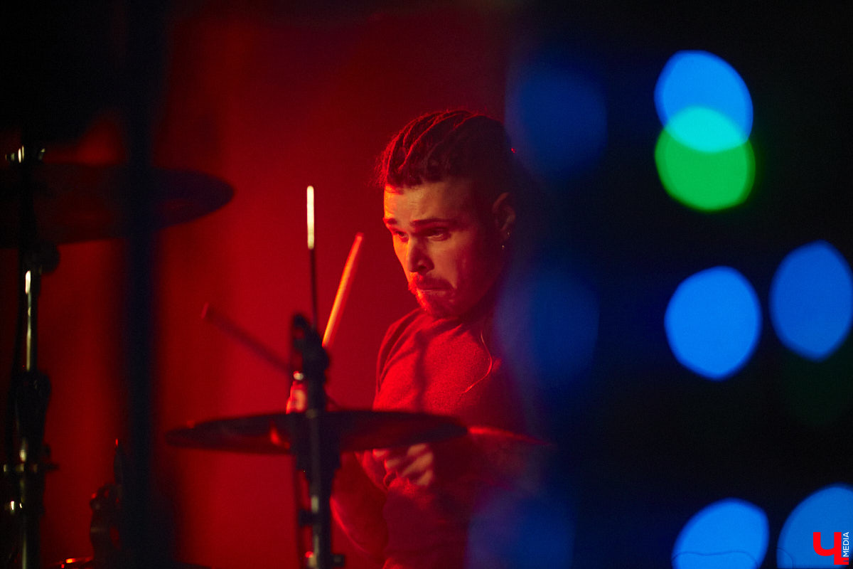 У хорошего начала должно быть не менее достойное продолжение. Если говорить о фестивале-конкурсе «ВладРок’2022», то второй отборочный тур даже в чем-то превзошел первый концертный день. Как мы и обещали, «Ключ-Медиа» продолжает рассказ об этом нетривиальном для местной музыкальной тусовки событии.