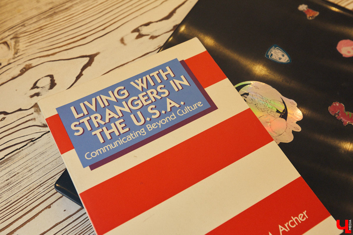 Госдума в первом чтении приняла законопроект о защите русского языка, ограничивающий использование заимствованных слов, для которых существуют русские синонимы. Мы избавимся от «сейлов», «кэшбэков», «чилла» и прочих уже привычных англицизмов. Ко второму чтению проект по сохранению языка будет доработан, но некоторые уже сейчас готовы его поддержать: 4 из 10 владимирцев согласны отказаться от иностранных слов. А вы?