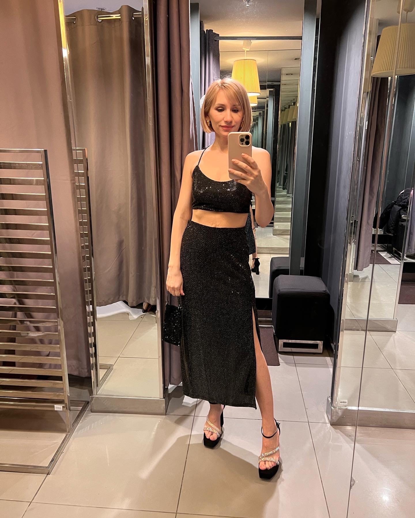 Уж полночь близится, а того самого наряда для встречи Нового года все нет? Воспользуйтесь советами стилиста Елены Капп по выбору модного look’а для грядущего торжества.