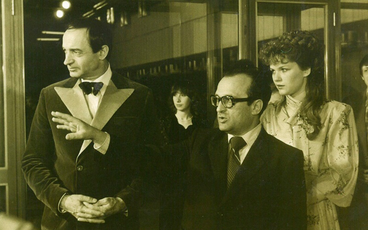 Давайте хотя бы на один день забудем про предпраздничные хлопоты и посмотрим доброе, новогоднее кино. И обязательно отечественного производства, а еще лучше именно те фильмы, которые снимались в нашей области. Среди них есть и картины, и работы, незаслуженно забытые.