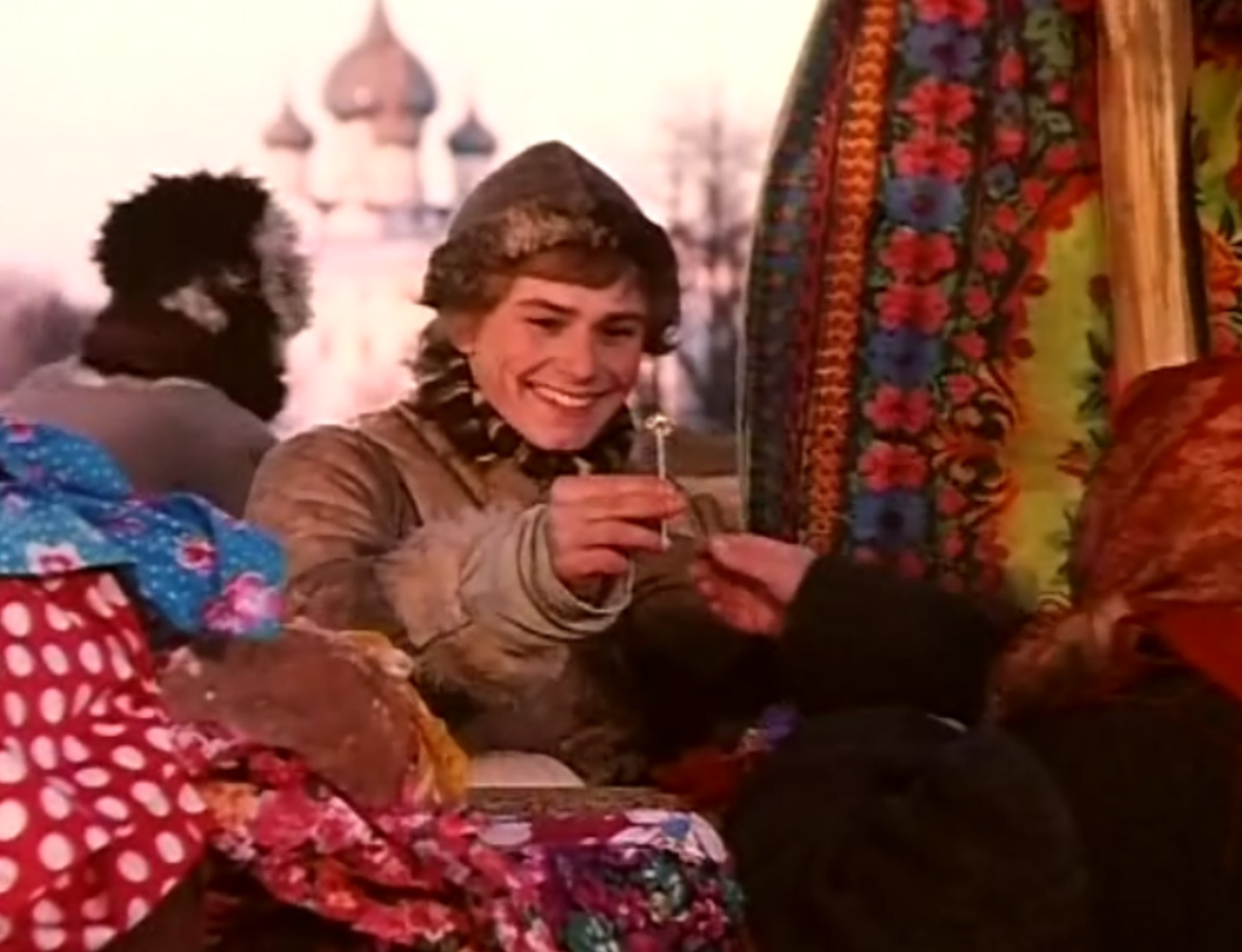 Давайте хотя бы на один день забудем про предпраздничные хлопоты и посмотрим доброе, новогоднее кино. И обязательно отечественного производства, а еще лучше именно те фильмы, которые снимались в нашей области. Среди них есть и картины, и работы, незаслуженно забытые.