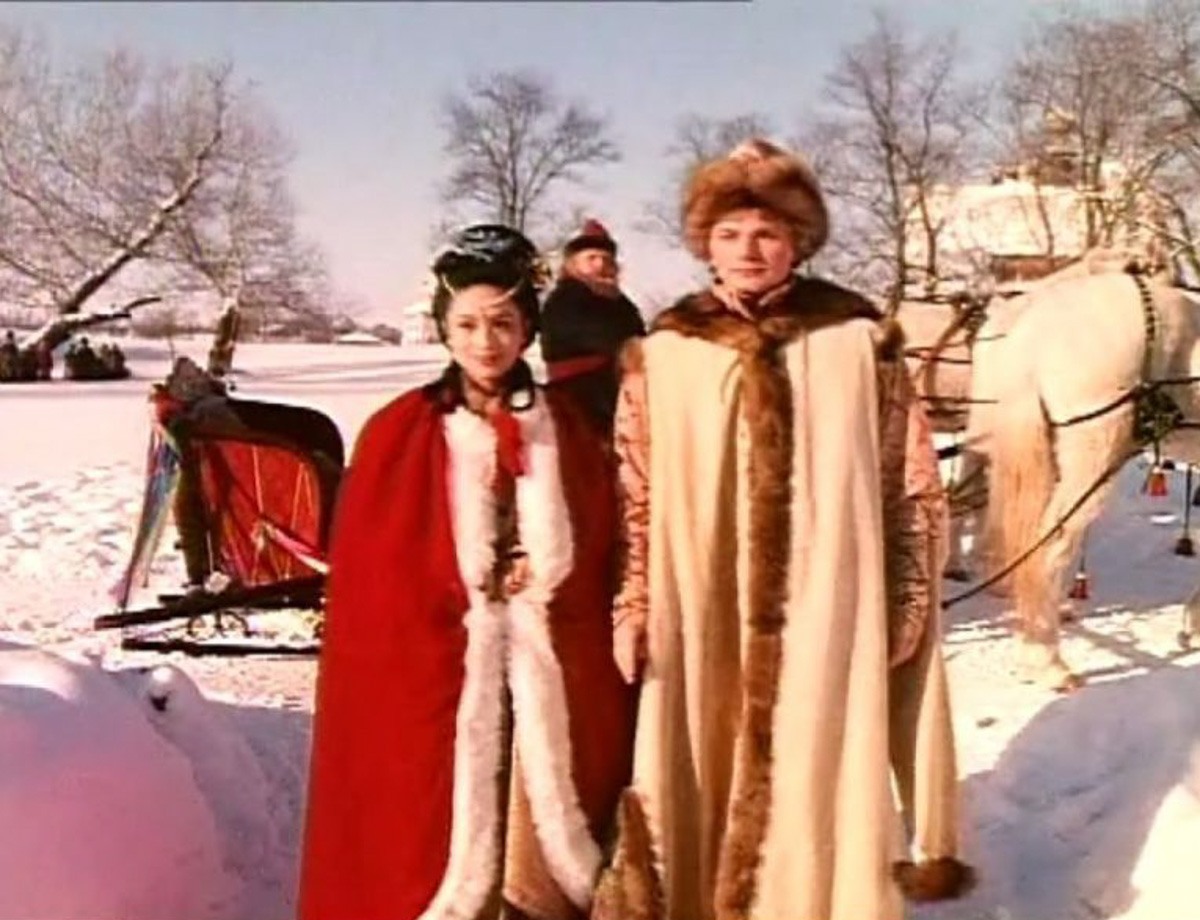 Давайте хотя бы на один день забудем про предпраздничные хлопоты и посмотрим доброе, новогоднее кино. И обязательно отечественного производства, а еще лучше именно те фильмы, которые снимались в нашей области. Среди них есть и картины, и работы, незаслуженно забытые.