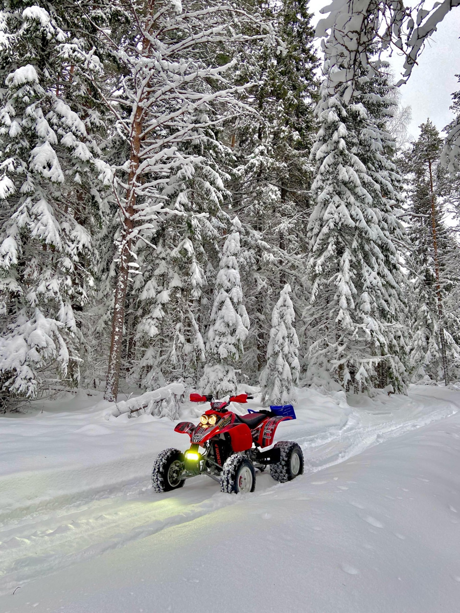 Пришло время планировать длинные новогодние каникулы. Отдыхать этой зимой будем девять дней, а значит, и попробовать можно многое. «Ключ-Медиа» собрал самые интересные способы оторваться на свежем воздухе.