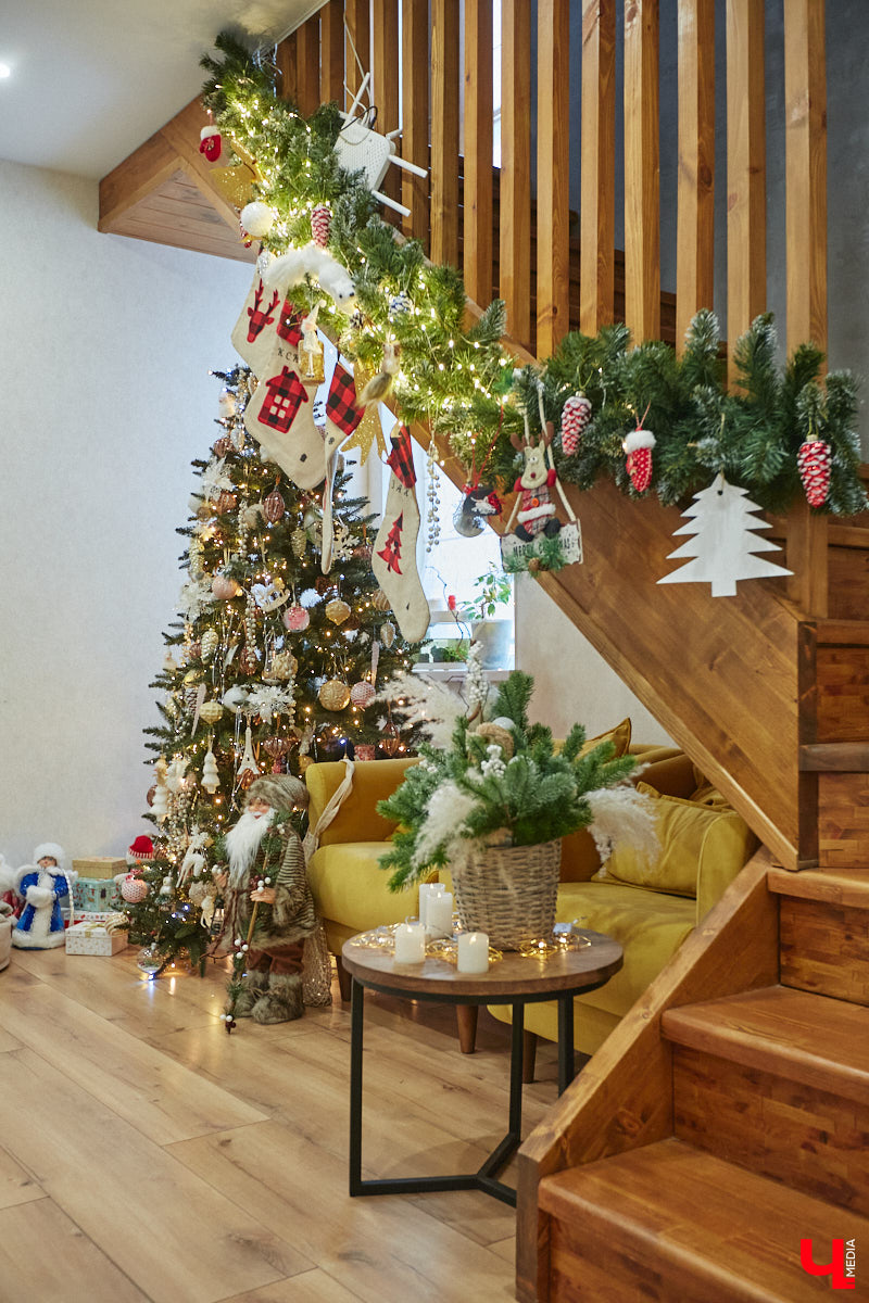 В конце 2020 года известная многим по социальным сетям блогер Ксения Богатова купила дом площадью 130 «квадратов» под Владимиром. А спустя пару лет мы заглянули к ней в гости, чтобы посмотреть, как она обустроилась на новом месте.