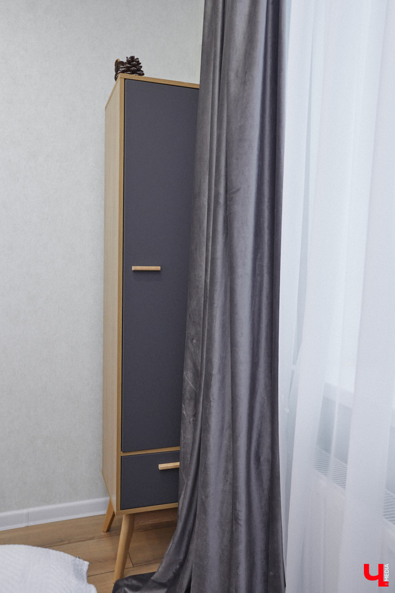 В конце 2020 года известная многим по социальным сетям блогер Ксения Богатова купила дом площадью 130 «квадратов» под Владимиром. А спустя пару лет мы заглянули к ней в гости, чтобы посмотреть, как она обустроилась на новом месте.