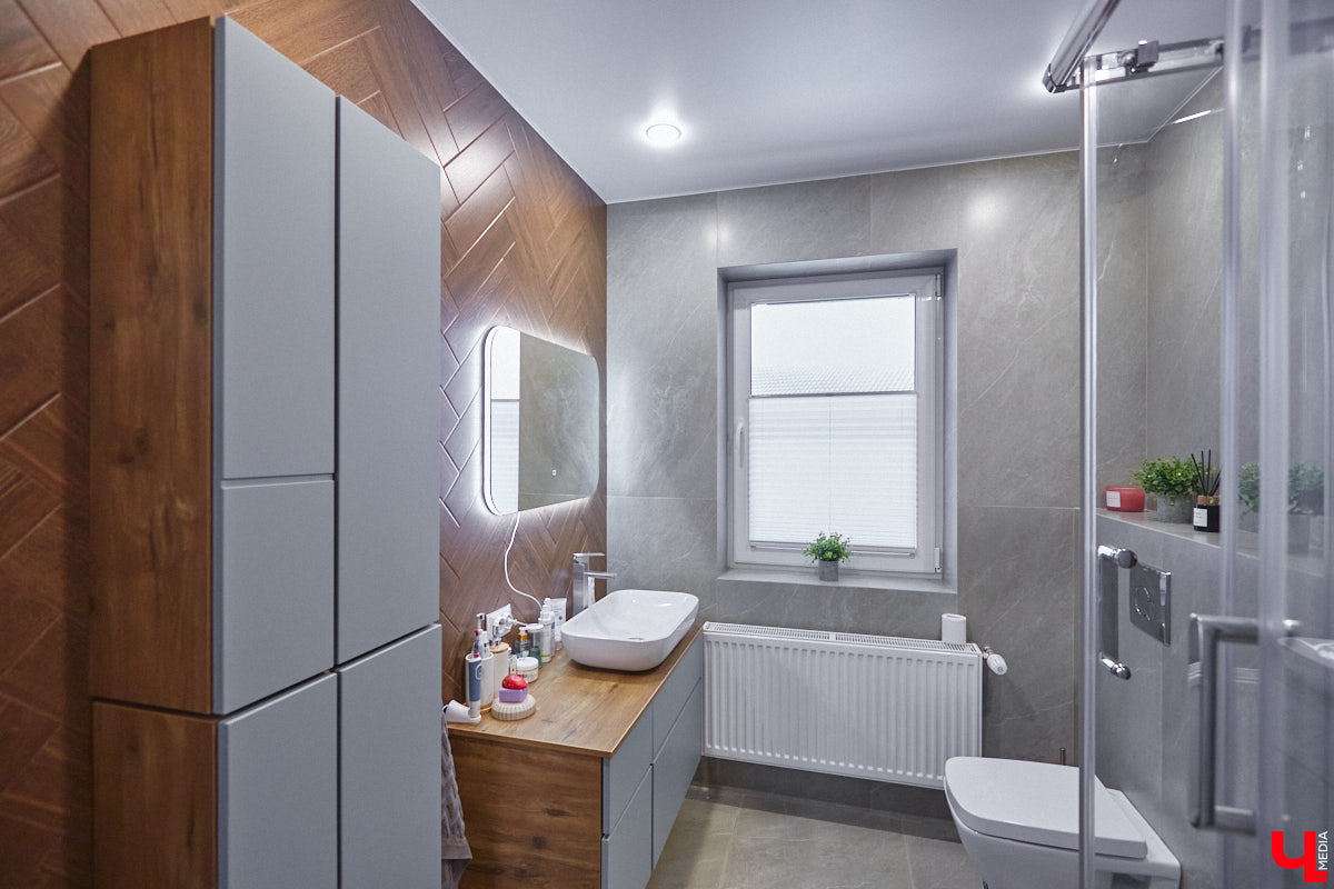 В конце 2020 года известная многим по социальным сетям блогер Ксения Богатова купила дом площадью 130 «квадратов» под Владимиром. А спустя пару лет мы заглянули к ней в гости, чтобы посмотреть, как она обустроилась на новом месте.