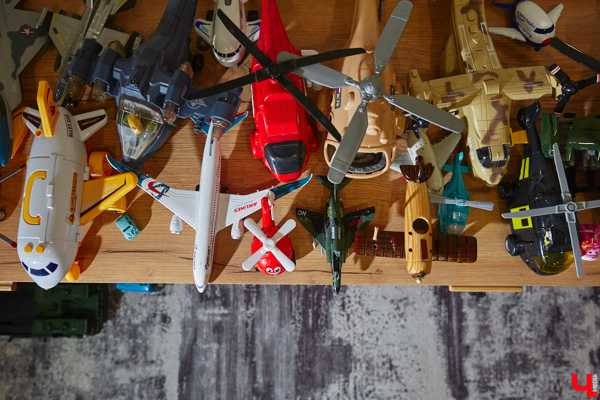 В конце 2020 года известная многим по социальным сетям блогер Ксения Богатова купила дом площадью 130 «квадратов» под Владимиром. А спустя пару лет мы заглянули к ней в гости, чтобы посмотреть, как она обустроилась на новом месте.