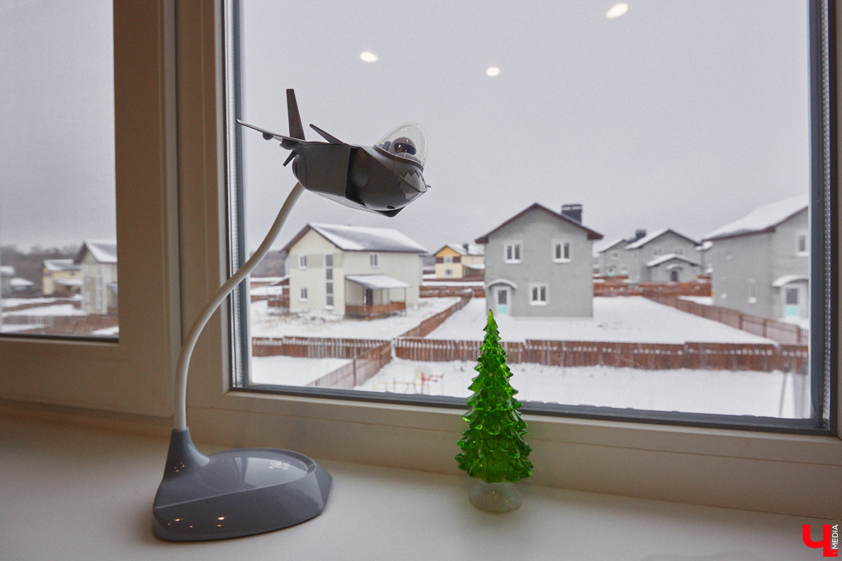 В конце 2020 года известная многим по социальным сетям блогер Ксения Богатова купила дом площадью 130 «квадратов» под Владимиром. А спустя пару лет мы заглянули к ней в гости, чтобы посмотреть, как она обустроилась на новом месте.