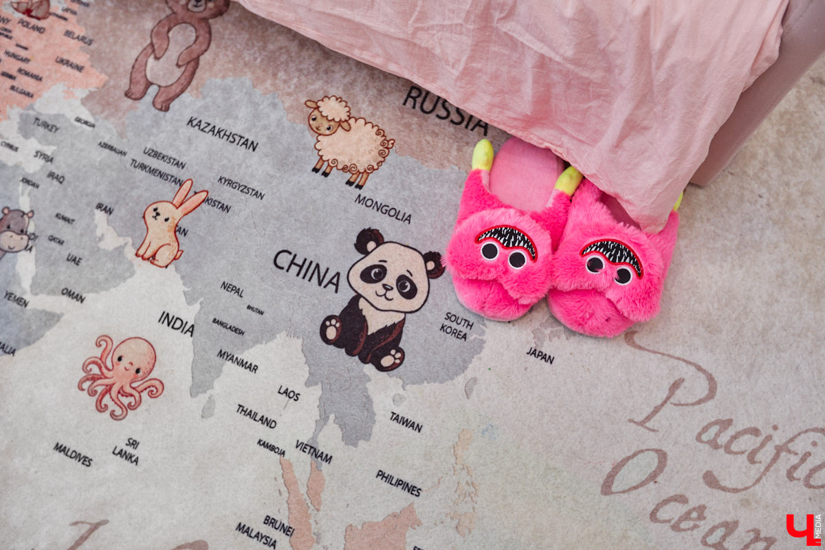 В конце 2020 года известная многим по социальным сетям блогер Ксения Богатова купила дом площадью 130 «квадратов» под Владимиром. А спустя пару лет мы заглянули к ней в гости, чтобы посмотреть, как она обустроилась на новом месте.