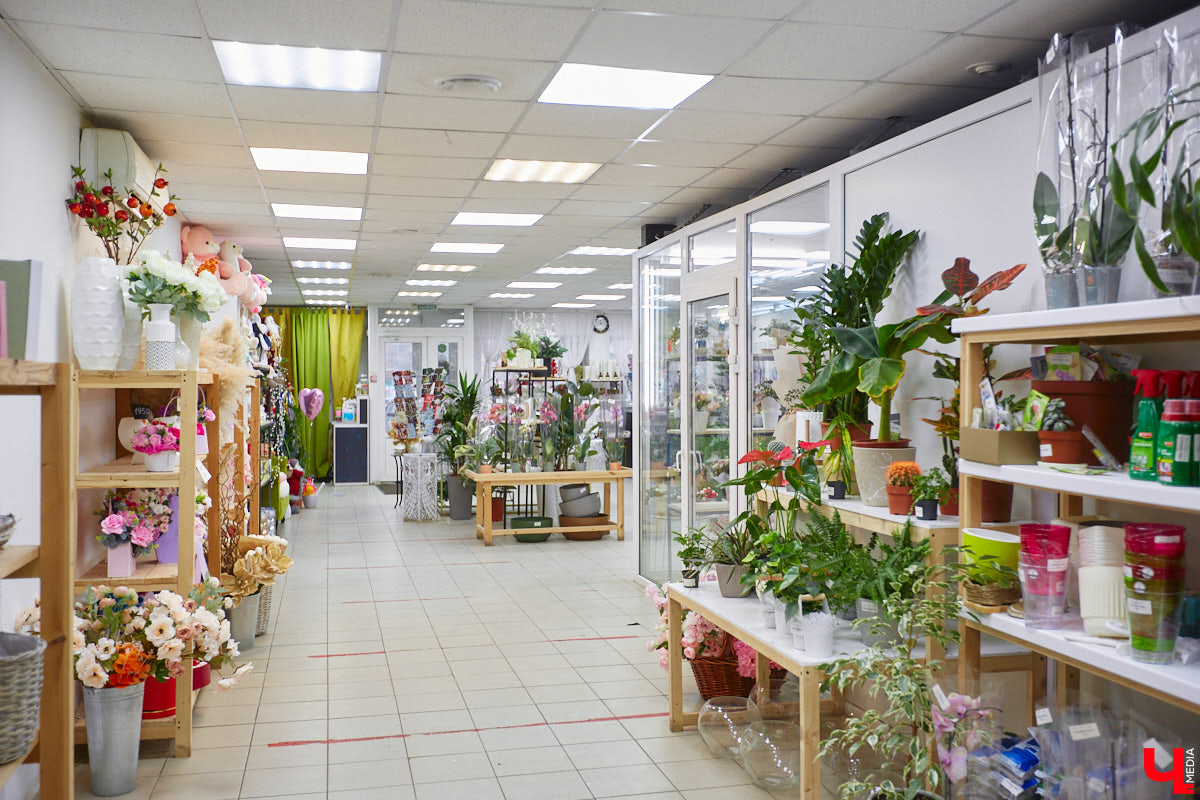 Юлия Краснова рассказала «Ключ-Медиа», как решилась открыть самый большой магазин цветов и декора в области, каково быть женщиной-руководителем, как создать крутую команду и какое отношение цветы имеют к Новому году.