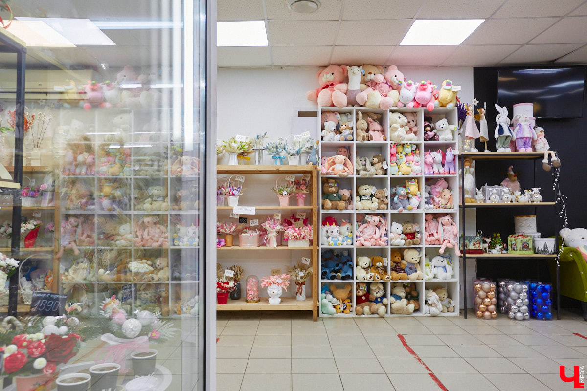 Юлия Краснова рассказала «Ключ-Медиа», как решилась открыть самый большой магазин цветов и декора в области, каково быть женщиной-руководителем, как создать крутую команду и какое отношение цветы имеют к Новому году.