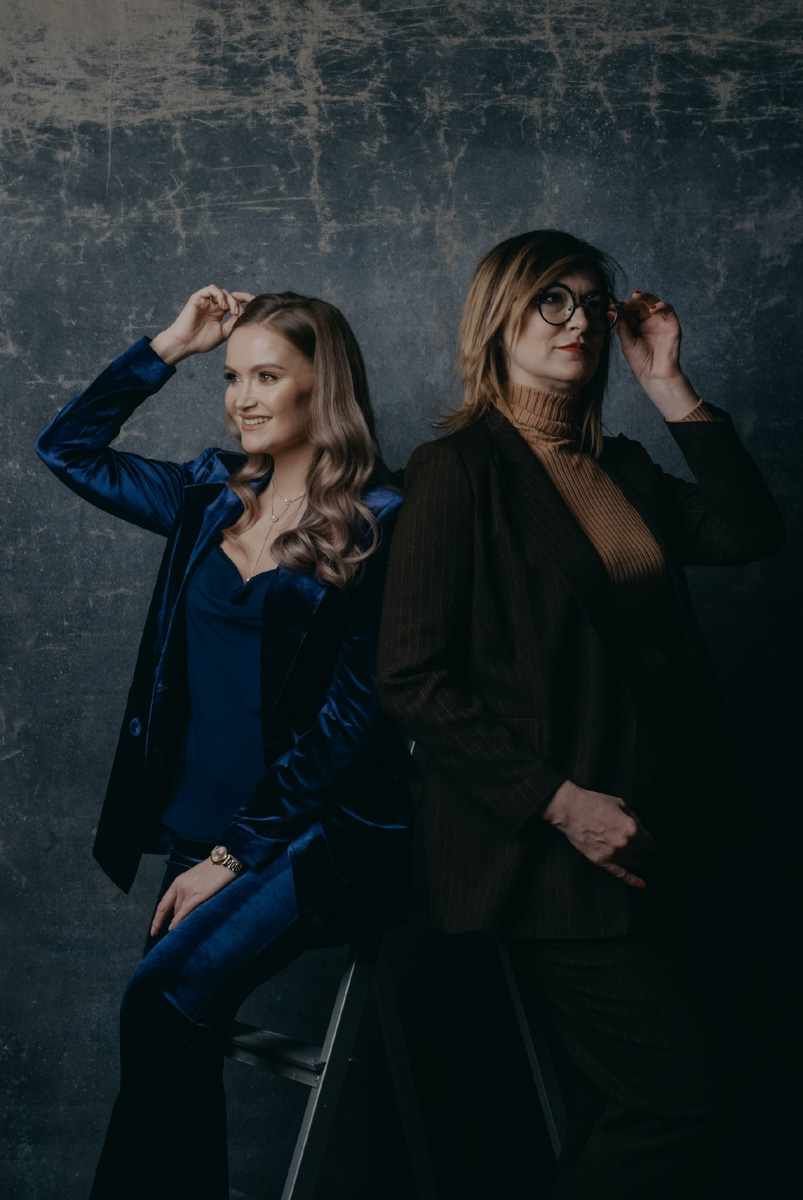 Писательница из Ярославля Юлия Дёмина работает над книгой о женщинах Золотого кольца России, приуроченной к 55-летию туристического маршрута. Внутри проекта 55 историй о прекрасных жительницах девяти городов, среди которых и областной центр 33-го региона. Подробнее о книге с секретами женского счастья читайте в материале.