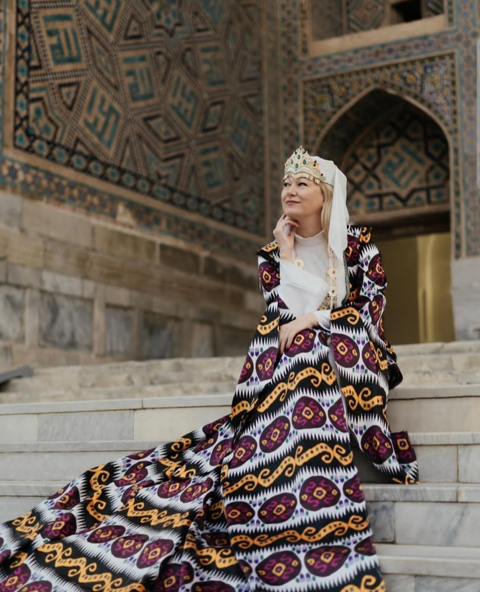 Писательница из Ярославля Юлия Дёмина работает над книгой о женщинах Золотого кольца России, приуроченной к 55-летию туристического маршрута. Внутри проекта 55 историй о прекрасных жительницах девяти городов, среди которых и областной центр 33-го региона. Подробнее о книге с секретами женского счастья читайте в материале.