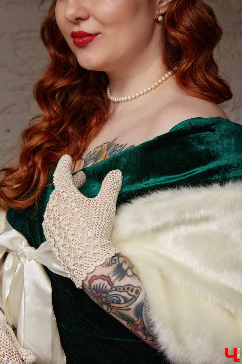 Новый год – время чудес. Так почему бы не воспользоваться этим и не переместиться на одну ночь в прошлое? Эпоху можете выбрать сами: 20-е, 50-е, 60-е годы. А вот с нарядом поможет креативный имиджмейкер из Владимира. Даешь праздник в стиле ретро!