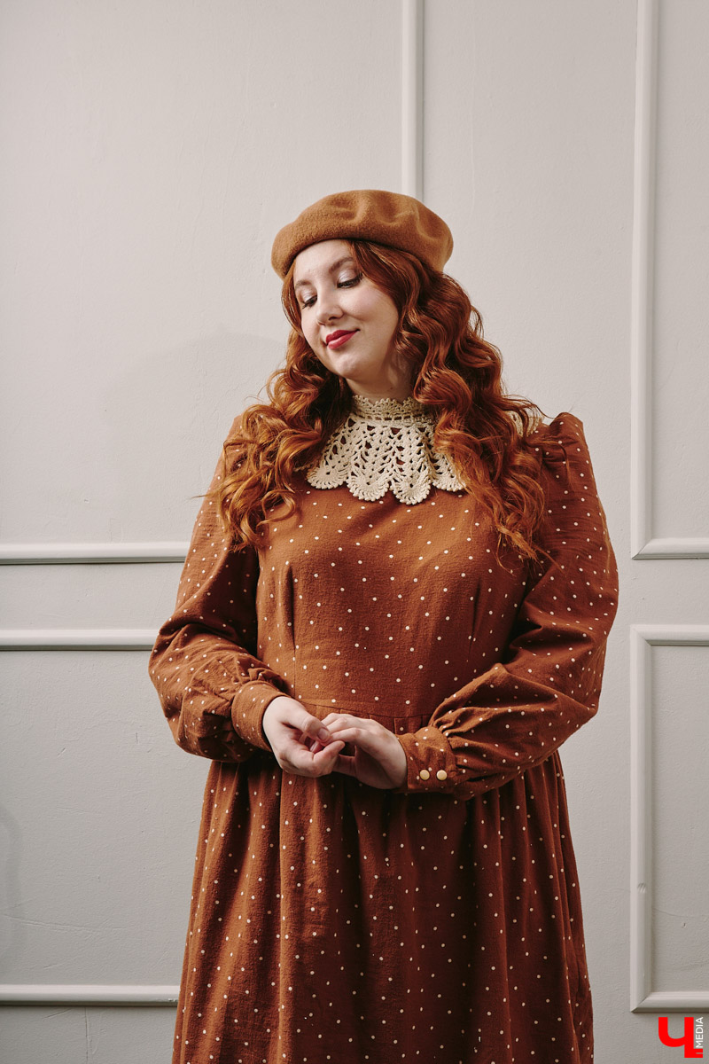 Новый год – время чудес. Так почему бы не воспользоваться этим и не переместиться на одну ночь в прошлое? Эпоху можете выбрать сами: 20-е, 50-е, 60-е годы. А вот с нарядом поможет креативный имиджмейкер из Владимира. Даешь праздник в стиле ретро!