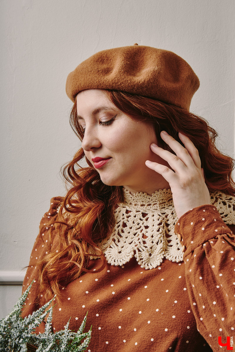 Новый год – время чудес. Так почему бы не воспользоваться этим и не переместиться на одну ночь в прошлое? Эпоху можете выбрать сами: 20-е, 50-е, 60-е годы. А вот с нарядом поможет креативный имиджмейкер из Владимира. Даешь праздник в стиле ретро!