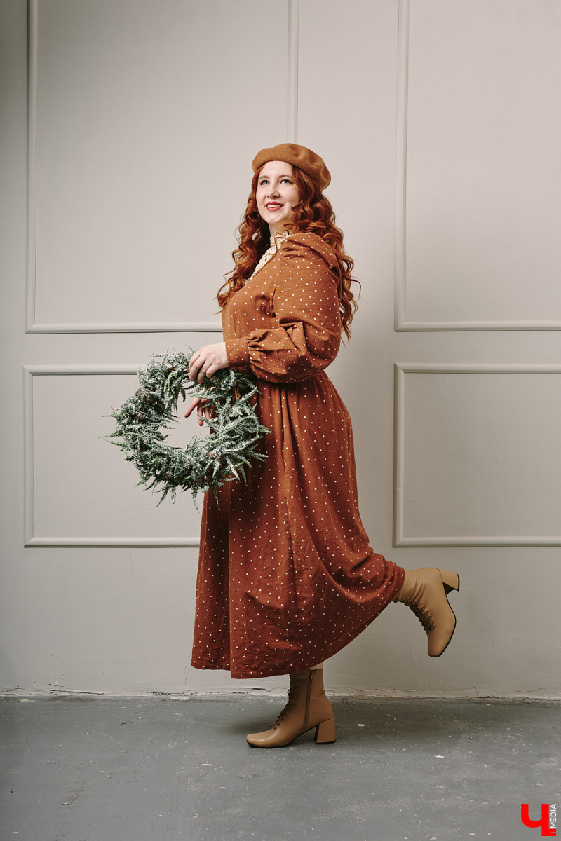 Новый год – время чудес. Так почему бы не воспользоваться этим и не переместиться на одну ночь в прошлое? Эпоху можете выбрать сами: 20-е, 50-е, 60-е годы. А вот с нарядом поможет креативный имиджмейкер из Владимира. Даешь праздник в стиле ретро!