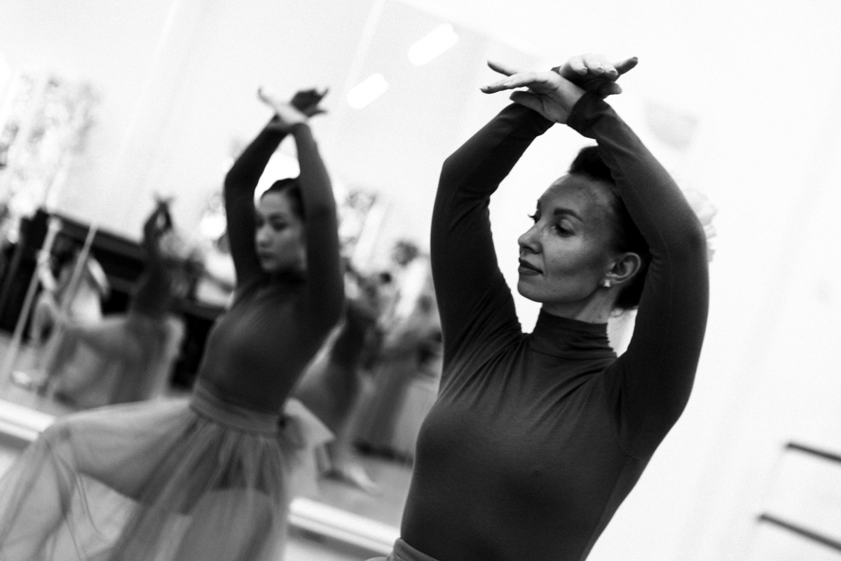 Пятнадцатого января не только на сцене, но и в воздухе концертной площадки ART HALL воцарится сказка. Зимнее шоу «Снежная королева» готовится удивить зрителей. Юные воспитанницы школы воздушной гимнастики Aerial ballerinas и приобщившиеся к балету во взрослом возрасте ученицы школы «Матильда» объединились, чтобы рассказать об этом в танце. Такого город ещё не видел!