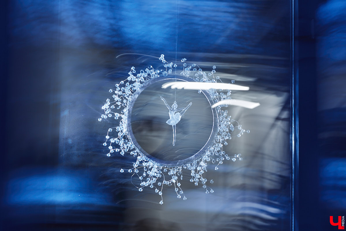 Пятнадцатого января не только на сцене, но и в воздухе концертной площадки ART HALL воцарится сказка. Зимнее шоу «Снежная королева» готовится удивить зрителей. Юные воспитанницы школы воздушной гимнастики Aerial ballerinas и приобщившиеся к балету во взрослом возрасте ученицы школы «Матильда» объединились, чтобы рассказать об этом в танце. Такого город ещё не видел!