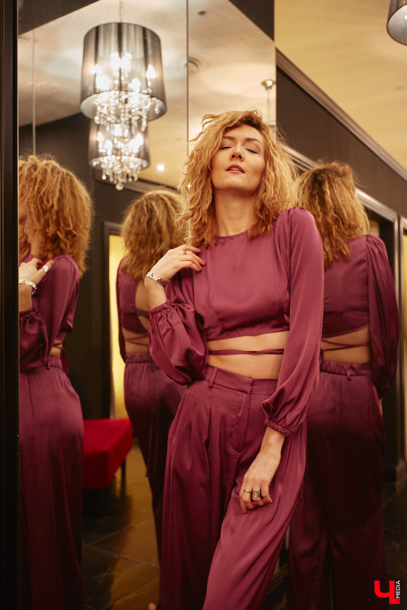 Сколько можно щеголять по дому в старой пижаме? В новом году пусть и домашняя одежда будет новой, а главное – современной и актуальной. Подобрать такую «Ключ-Медиа» помогла стилист Дарья Туйчина, в компании которой мы прошлись по магазинам в поисках идеального варианта для каникул.