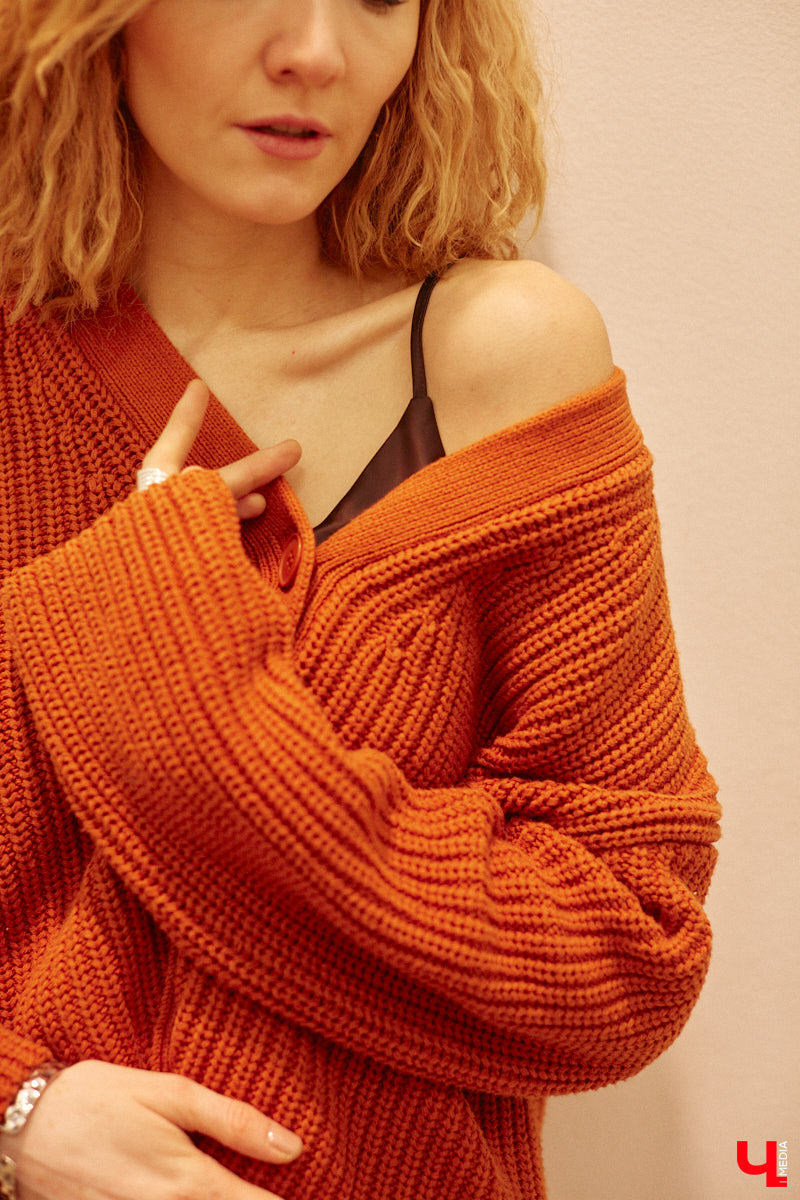 Сколько можно щеголять по дому в старой пижаме? В новом году пусть и домашняя одежда будет новой, а главное – современной и актуальной. Подобрать такую «Ключ-Медиа» помогла стилист Дарья Туйчина, в компании которой мы прошлись по магазинам в поисках идеального варианта для каникул.