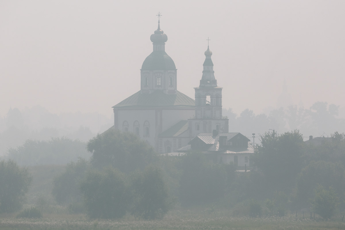 Вместо типичного прогноза погоды предлагаем сегодня подвести итоги 2022 года. В центре внимания самые редкие природные и оптические явления, а также много красивых фотографий, напоминающих о том, как это было.