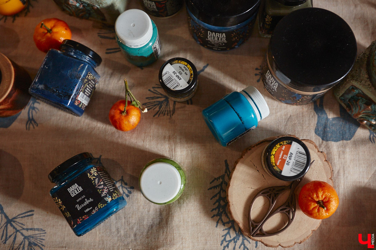 Многодетная мама из Владимира Наталья Власова создает удивительные фигурки ангелов из натуральных материалов. «Я не продумываю их в голове, а сажусь и делаю, – признается она. – Все рождается само собой, словно на ухо мне кто-то нашептывает алгоритм действий».