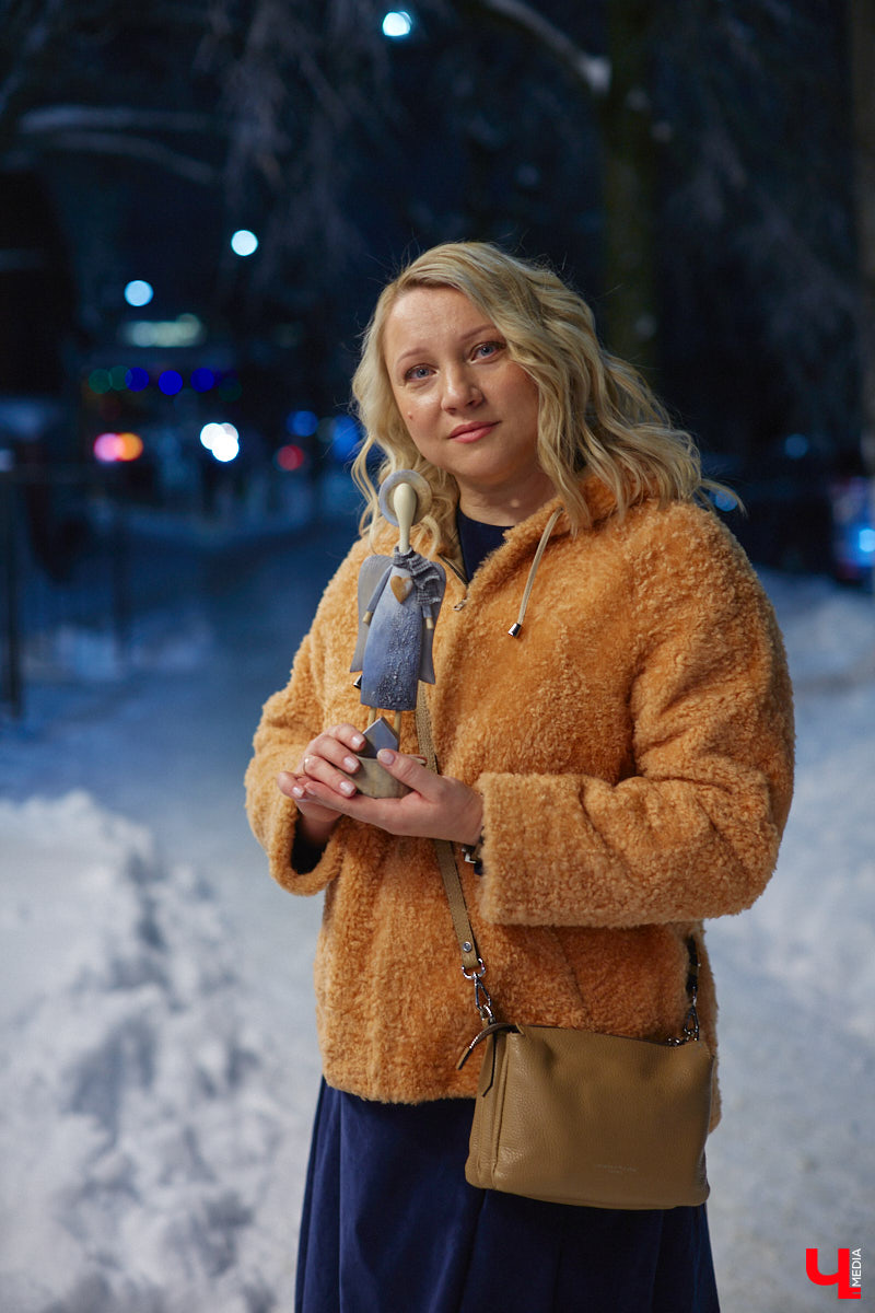 Многодетная мама из Владимира Наталья Власова создает удивительные фигурки ангелов из натуральных материалов. «Я не продумываю их в голове, а сажусь и делаю, – признается она. – Все рождается само собой, словно на ухо мне кто-то нашептывает алгоритм действий».