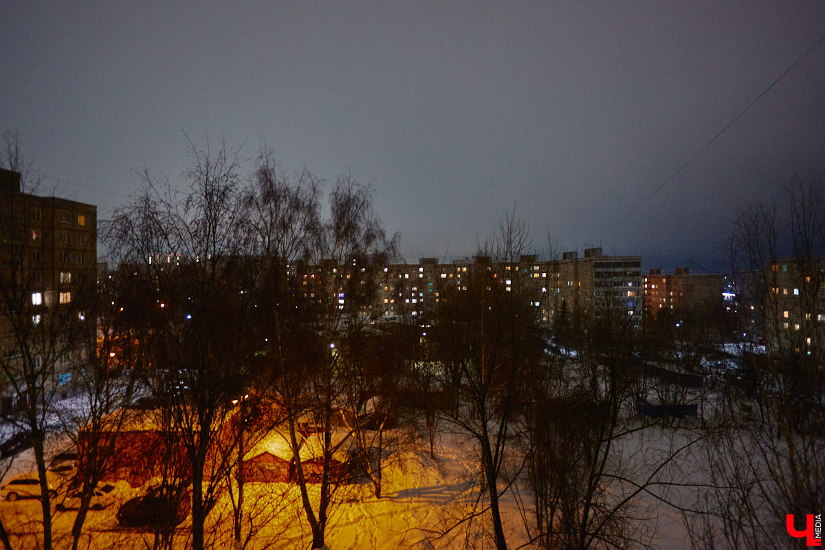 Есть ли жизнь на Марсе, нет ли жизни на Марсе? Этот философский вопрос в новогодние праздники задают не только почитатели легендарного фильма, но и астроном-любитель из Владимира Антон Андрианов. За всеми объектами на небе он теперь следит с помощью самого мощного телескопа, который сам же и собрал.