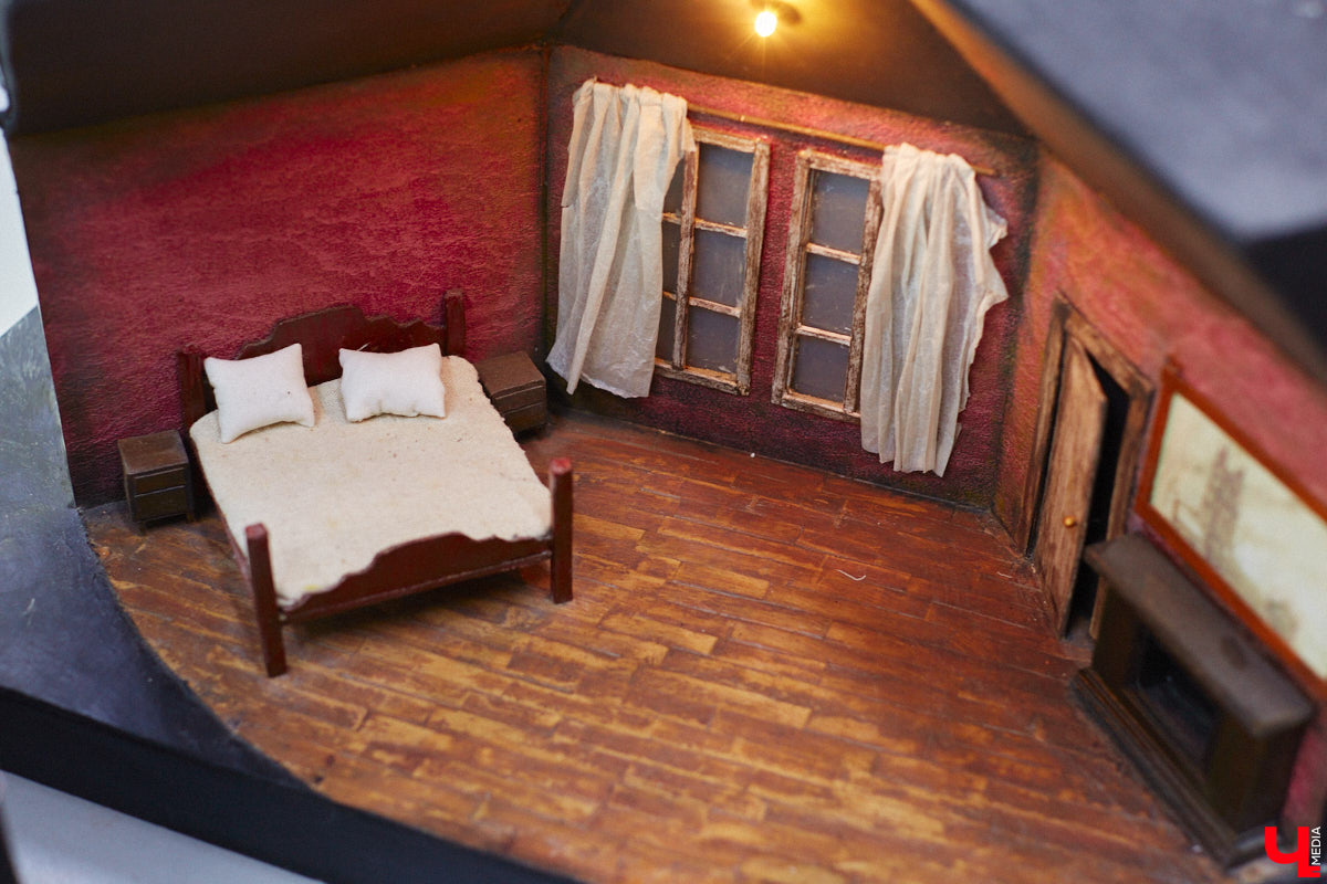 Студентам владимирского колледжа культуры на отделении театрально-декорационного искусства преподают секреты мистификации старых мастеров и современные технологии имитации материалов.