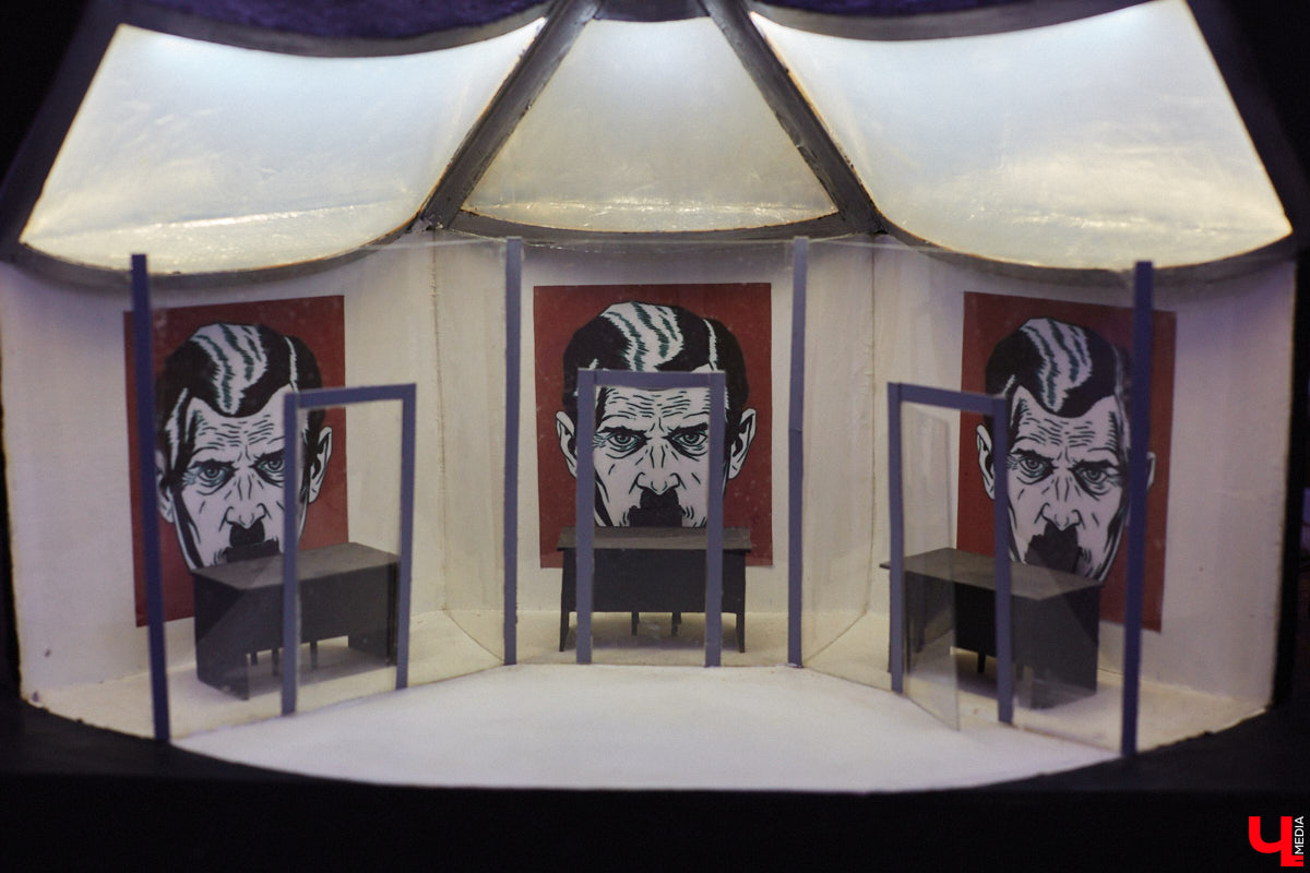 Студентам владимирского колледжа культуры на отделении театрально-декорационного искусства преподают секреты мистификации старых мастеров и современные технологии имитации материалов.