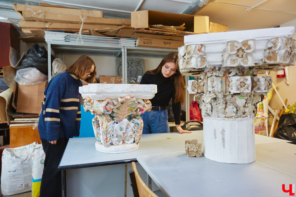 Студентам владимирского колледжа культуры на отделении театрально-декорационного искусства преподают секреты мистификации старых мастеров и современные технологии имитации материалов.