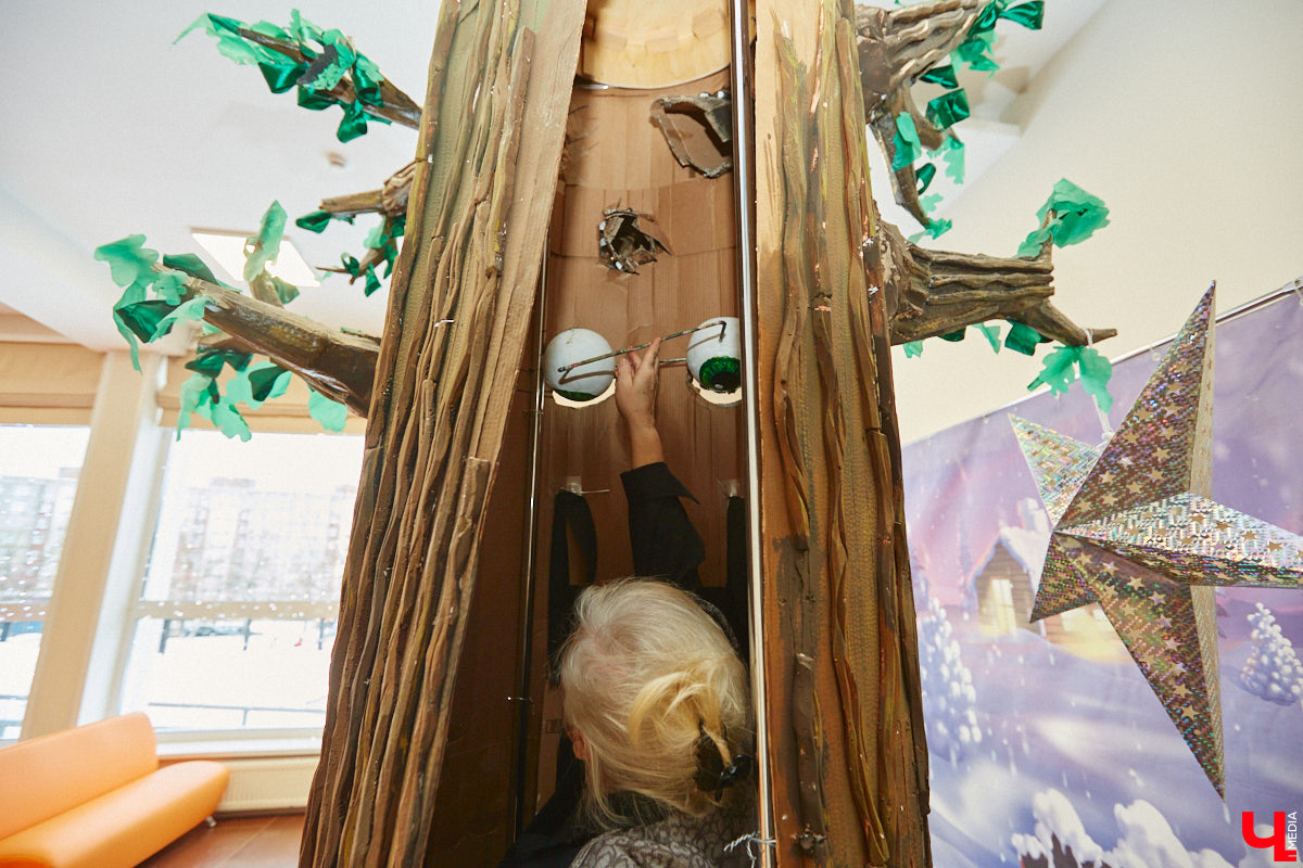 Студентам владимирского колледжа культуры на отделении театрально-декорационного искусства преподают секреты мистификации старых мастеров и современные технологии имитации материалов.