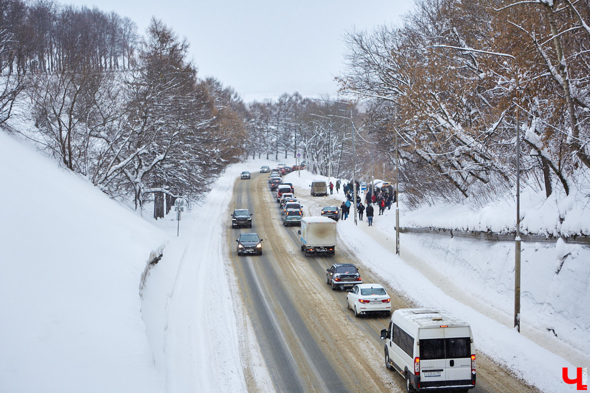 Жители Владимирской области переживают одни из самых продолжительных морозов. Уже несколько дней подряд столбики термометров уверенно держатся на рекордно низкой отметке. Чем же запомнятся нам эти холода?