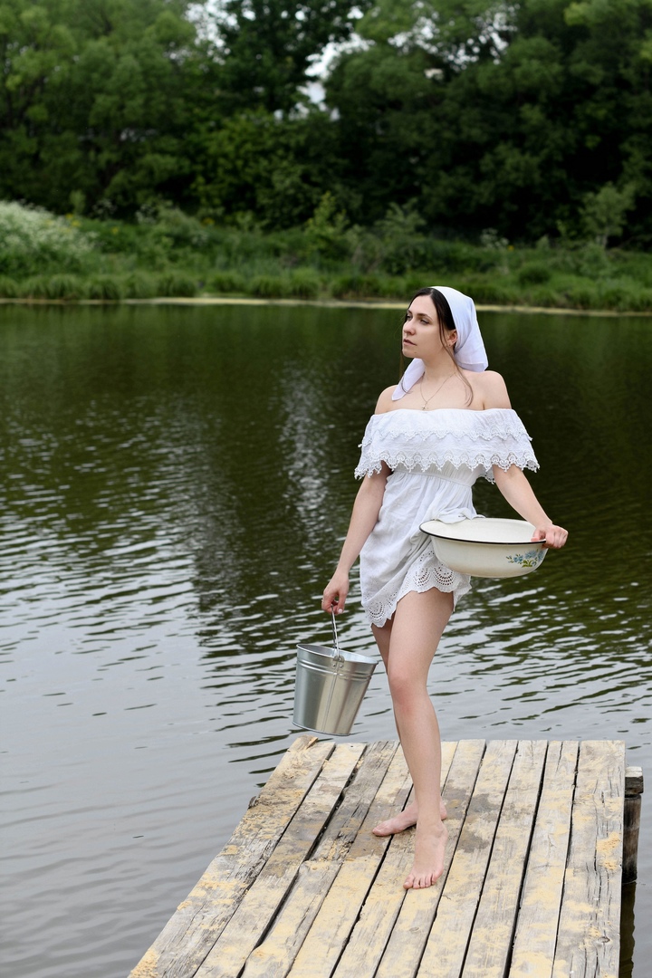 Раскрепостить женщину – та еще задачка. Особенно перед камерой. Но владимирскому фотографу Татьяне Спириной это по плечу. Ее ню-работы высоко оценивают даже на международном уровне. Так они вошли в топ лучших на конкурсе 35AWARDS, а сама девушка теперь в числе сильнейших профи.