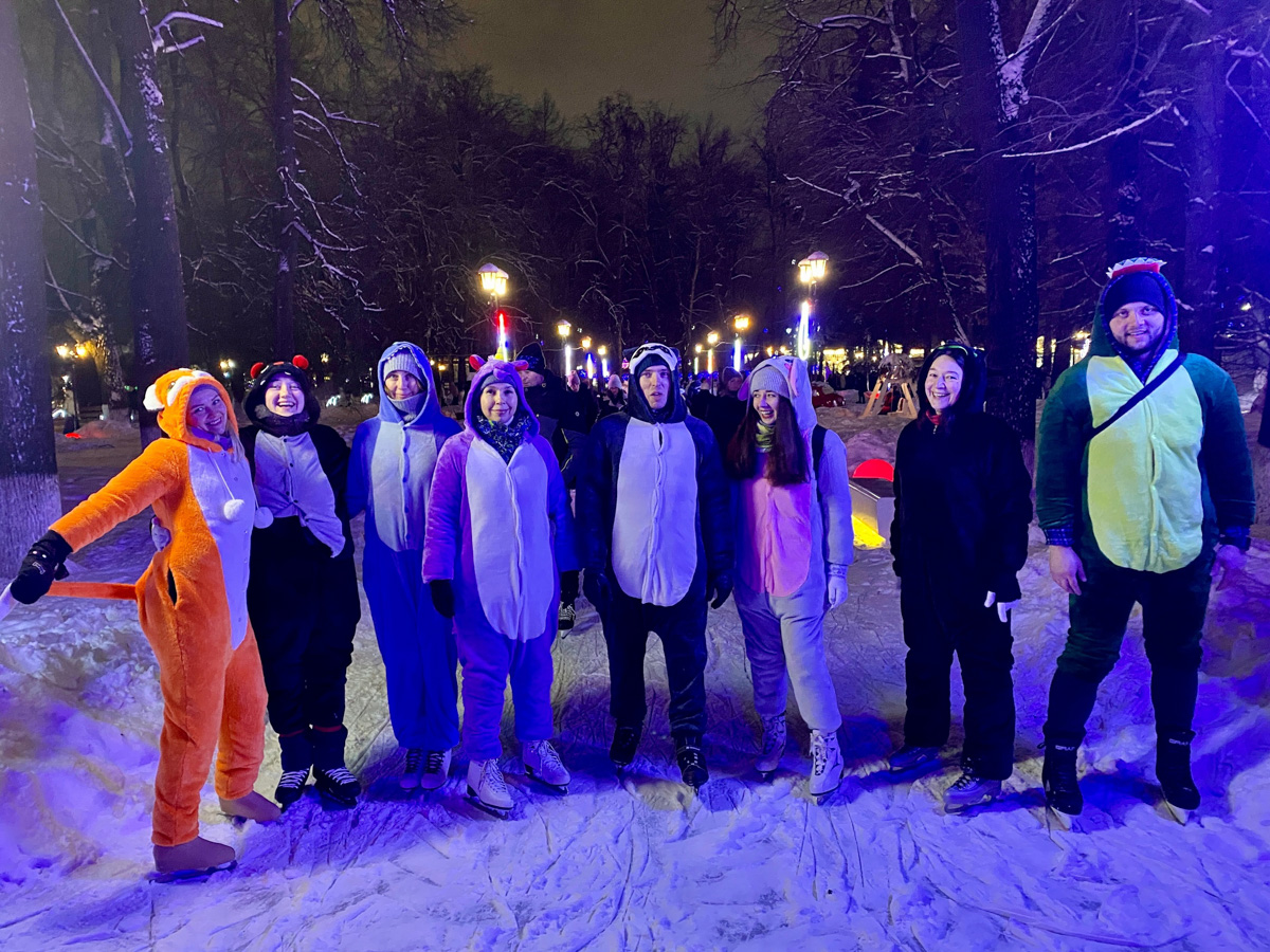 Скинуть «праздничный» вес можно не только пропотев на тренажёрах, но и отправившись навстречу приключениям в приятной компании. Заинтригованы? Расчехляем лыжи, ватрушки, сноуборды, готовимся к выездным пешим прогулкам, получаем удовольствие от проведённого в компании жизнерадостных ребят уикенда! А подробнее о новом местном велоклубе «Владимир» рассказывает его основатель, музыкант Андрей Трубин.