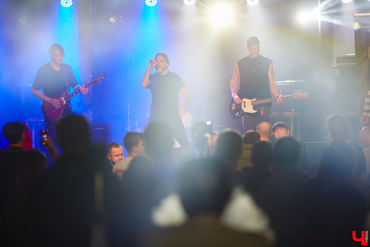 В последний день новогодних праздников в областном центре состоялся уже третий по счету этап фестиваля-конкурса «ВладРок’2022». «Ключ-Медиа» продолжает вести летопись уникального для города события, на этот раз прошедшего с элементами экстрима!