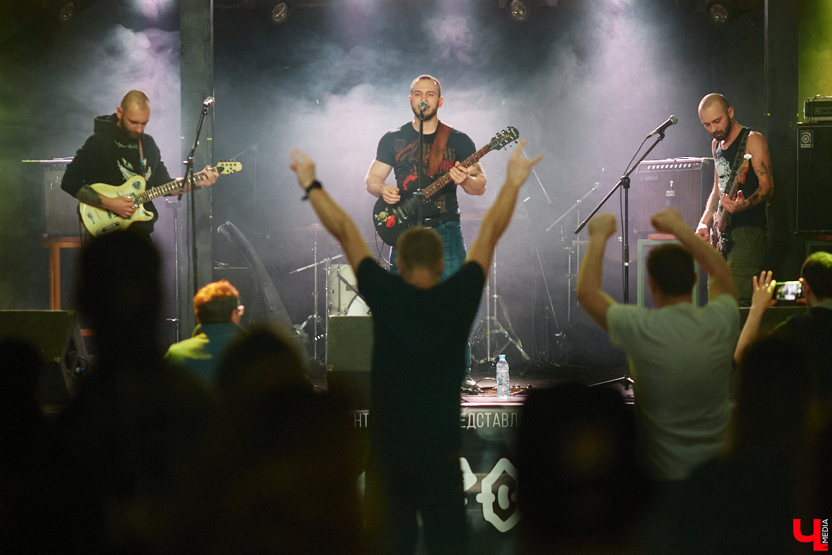 В последний день новогодних праздников в областном центре состоялся уже третий по счету этап фестиваля-конкурса «ВладРок’2022». «Ключ-Медиа» продолжает вести летопись уникального для города события, на этот раз прошедшего с элементами экстрима!