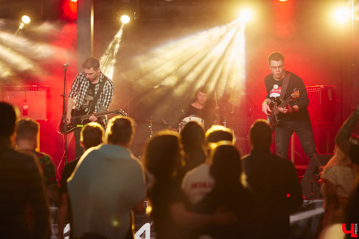 В последний день новогодних праздников в областном центре состоялся уже третий по счету этап фестиваля-конкурса «ВладРок’2022». «Ключ-Медиа» продолжает вести летопись уникального для города события, на этот раз прошедшего с элементами экстрима!