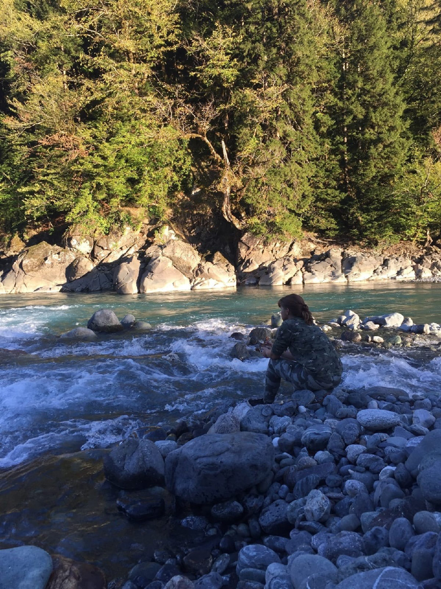 Поход – вариант отдыха не для всех. Зато истинным адреналинщикам долгий путь, полный опасностей, помогает снять стресс лучше, чем долгий сон и мороженое под сериальчик. Анастасия Резонтова из Владимира уже 4 года увлечена экстримом. Без сплавов и скал жизнь не та. Нашему изданию девушка поведала об этом рисковом и разнообразном досуге.