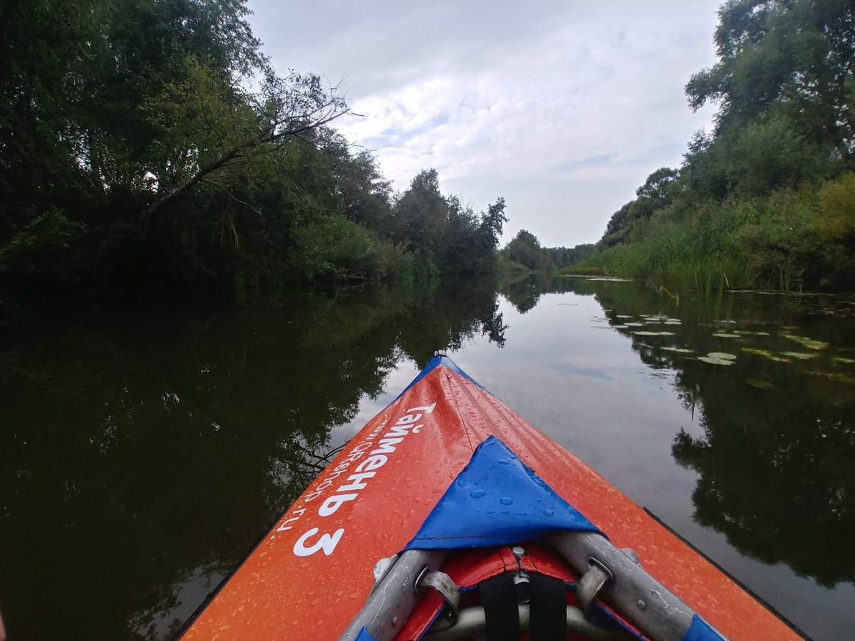 Поход – вариант отдыха не для всех. Зато истинным адреналинщикам долгий путь, полный опасностей, помогает снять стресс лучше, чем долгий сон и мороженое под сериальчик. Анастасия Резонтова из Владимира уже 4 года увлечена экстримом. Без сплавов и скал жизнь не та. Нашему изданию девушка поведала об этом рисковом и разнообразном досуге.
