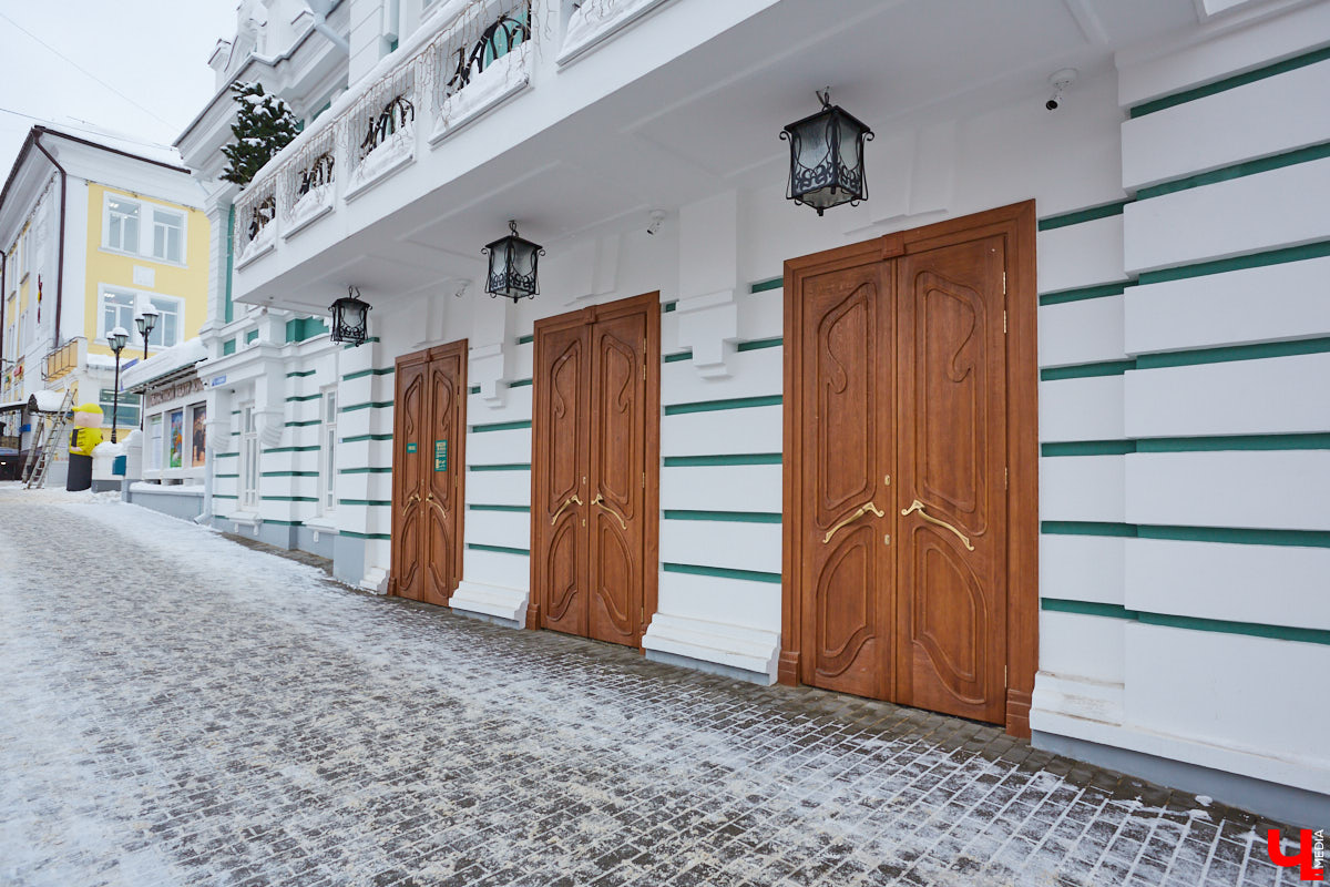 16 января 1905 года во Владимире, на улице Царицынской, состоялось торжественное освящение нового здания. Сегодня владимирцы знают его как областной театр кукол. Старожилы еще вспомнят, как до 1972 года там пребывал наш драмтеатр. Но лишь единицы отметят, что это великолепное здание в стиле модерн появилось по инициативе владимирского общества трезвости. Его строительство стало апогеем в деятельности этой общественной организации, направленной на отвлечение горожан от пагубной привычки.