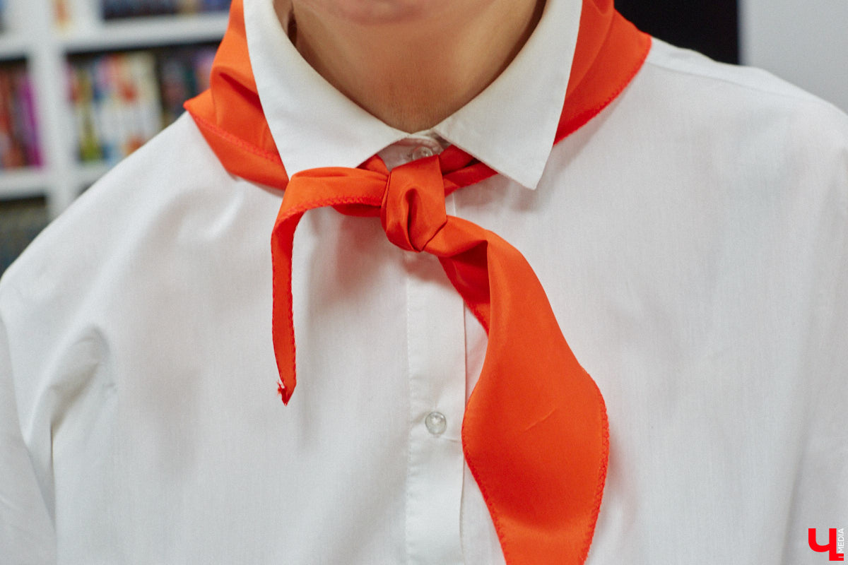 В библиотеках уже давно не только книги читают. Превратившись в современные творческие пространства, они предоставляют возможности куда шире. Можно даже вечеринку провести. Например, 13 января во Владимире прошёл староновогодний ретробиблиотечник, и там было на что посмотреть!