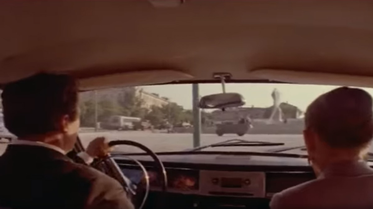 Муром, Владимир, Суздаль – три города нашего региона в 70-х стали съемочной площадкой для режиссера Глеба Панфилова и его музы Инны Чуриковой. В память о великой актрисе «Ключ-Медиа» пересмотрел «Начало», «В огне брода нет», «Тема» и, конечно, «Прошу слова». В последнем Инна Чурикова становится мэром Владимира, который в фильме превратился в старинный Златоград. Какие улицы областного центра попали в кадр, как треснул дом на улице Егорова и причем тут мост через Клязьму?