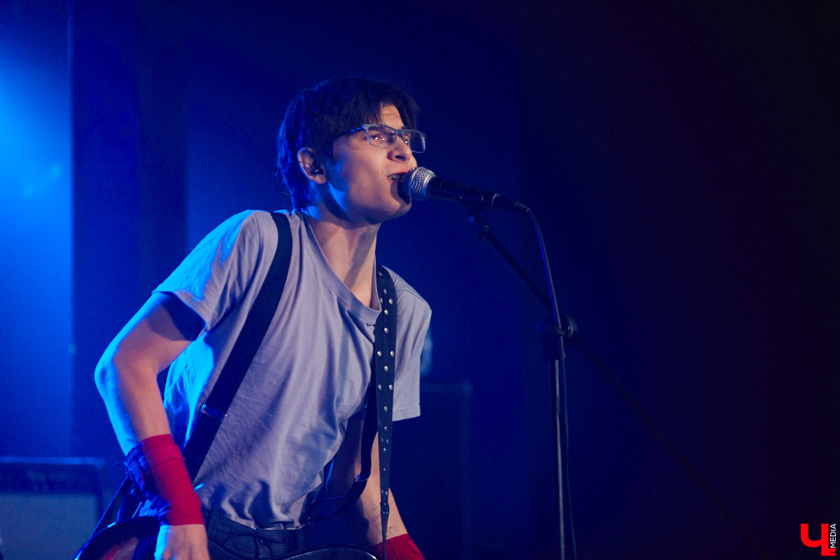 Врываемся в новый год с новыми релизами от музыкантов 33-го региона. Некоторые исполнители красиво завершили 2022 год, выпустив треки перед праздниками, а другие подогрели слушателей в самом начале 2023-го. Есть что послушать! 